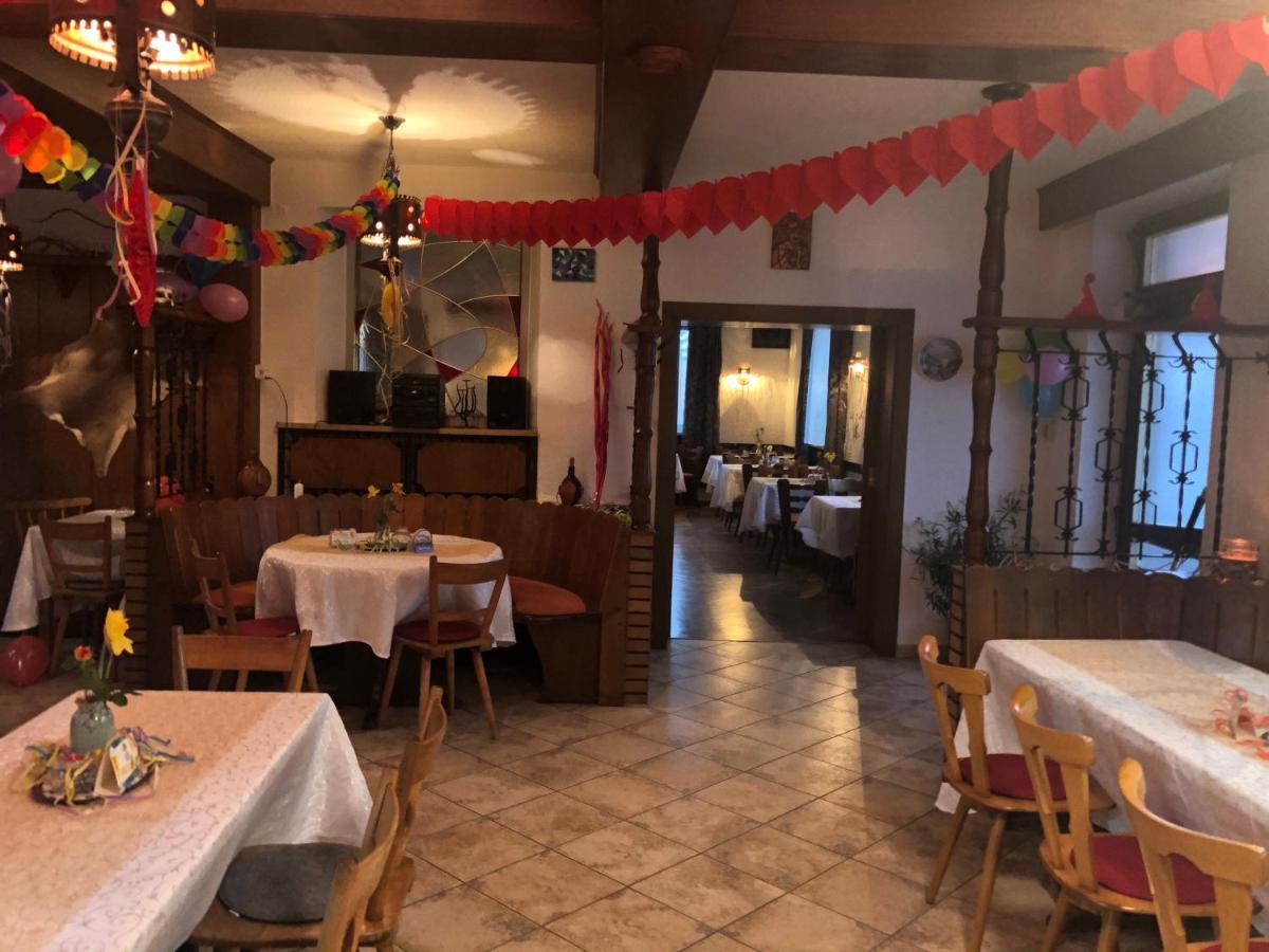 Pension Restaurant Ewald Bischofsheim an der Rhoen Ngoại thất bức ảnh